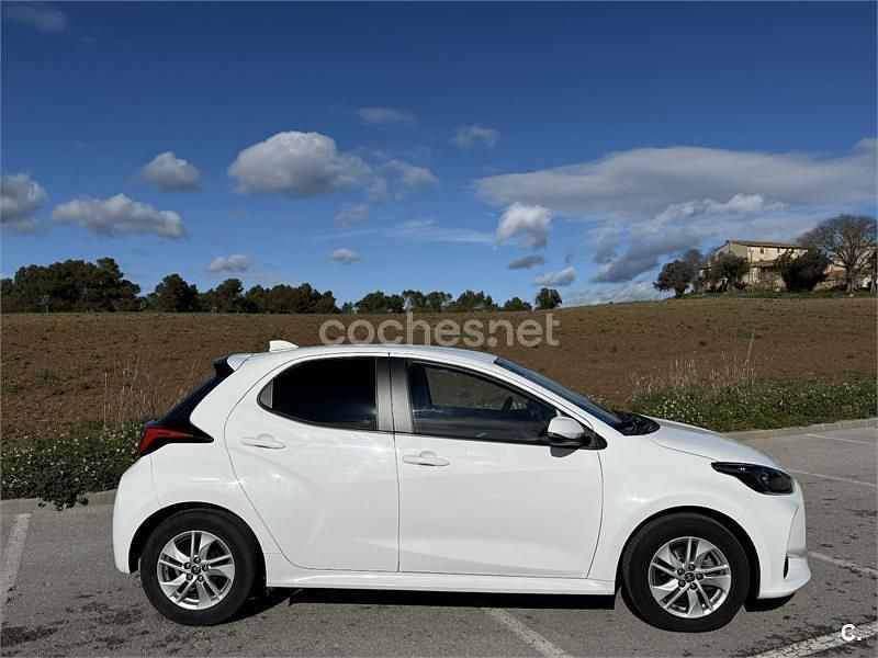 Blanco Usado 2022 Toyota Yaris Berlina | 13.950 € (Super precio) - Imagen 1/4