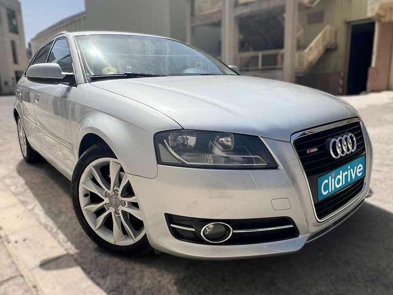 Usado Audi A3 Sportback Ambition 140 CV (102 kW) 2010 Gris Utilitario