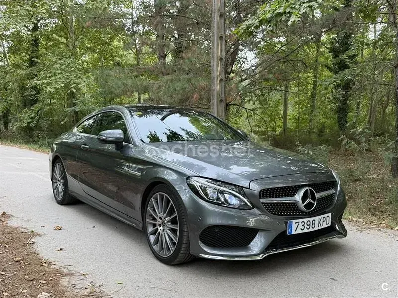 Usado Mercedes C220 170 CV (125 kW) 2018 Gris / plata Coupe