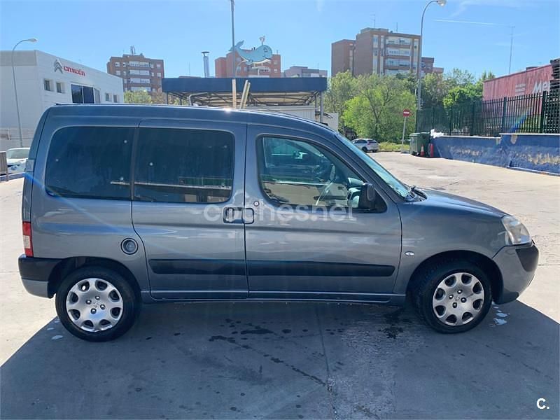 Usado Peugeot Partner Tepee Outdoor 90 CV (66 kW) 2009 Gris / plata Monovolumen