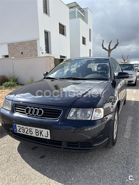 Usado Audi A3 Attraction 110 CV (80 kW) 1998 Azul Utilitario