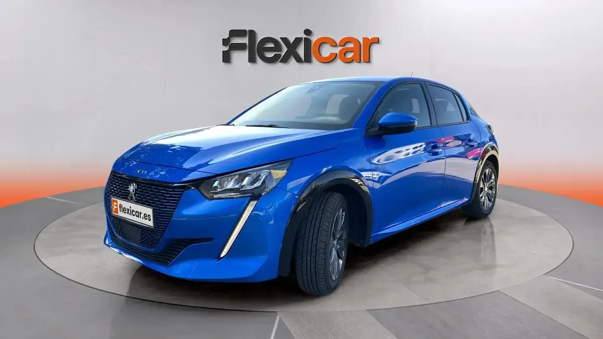 Usado Peugeot 208 Allure 100 kW (136 CV) 2021 Azul Utilitario