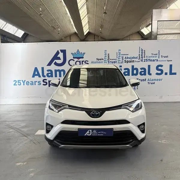 Usado Toyota RAV4 Hybrid Advance 197 CV (144 kW) 2018 Blanco SUV