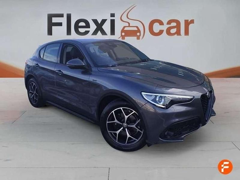 Usado Alfa Romeo Stelvio Sprint 192 CV (141 kW) 2021 Negro SUV