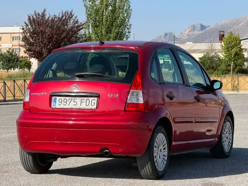 Usado Citroën C3 70 CV (51 kW) 2007 Granate Berlina