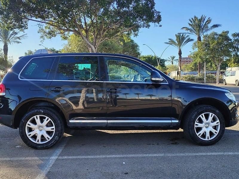 Usado VW Touareg 240 CV (176 kW) 2008 Negro SUV