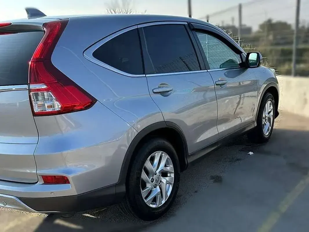 Usado Honda CR-V Comfort 120 CV (88 kW) 2016 Gris SUV