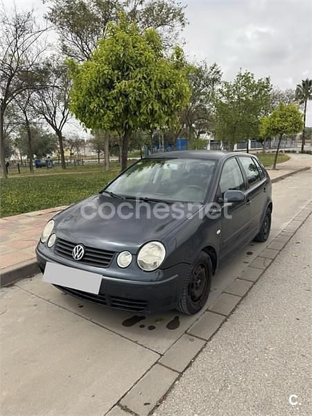 Usado VW Polo Conceptline 64 CV (47 kW) 2004 Azul Utilitario