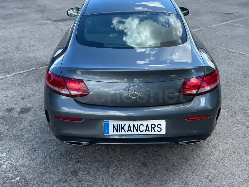 Usado Mercedes C220 170 CV (125 kW) 2018 Gris / plata Coupe