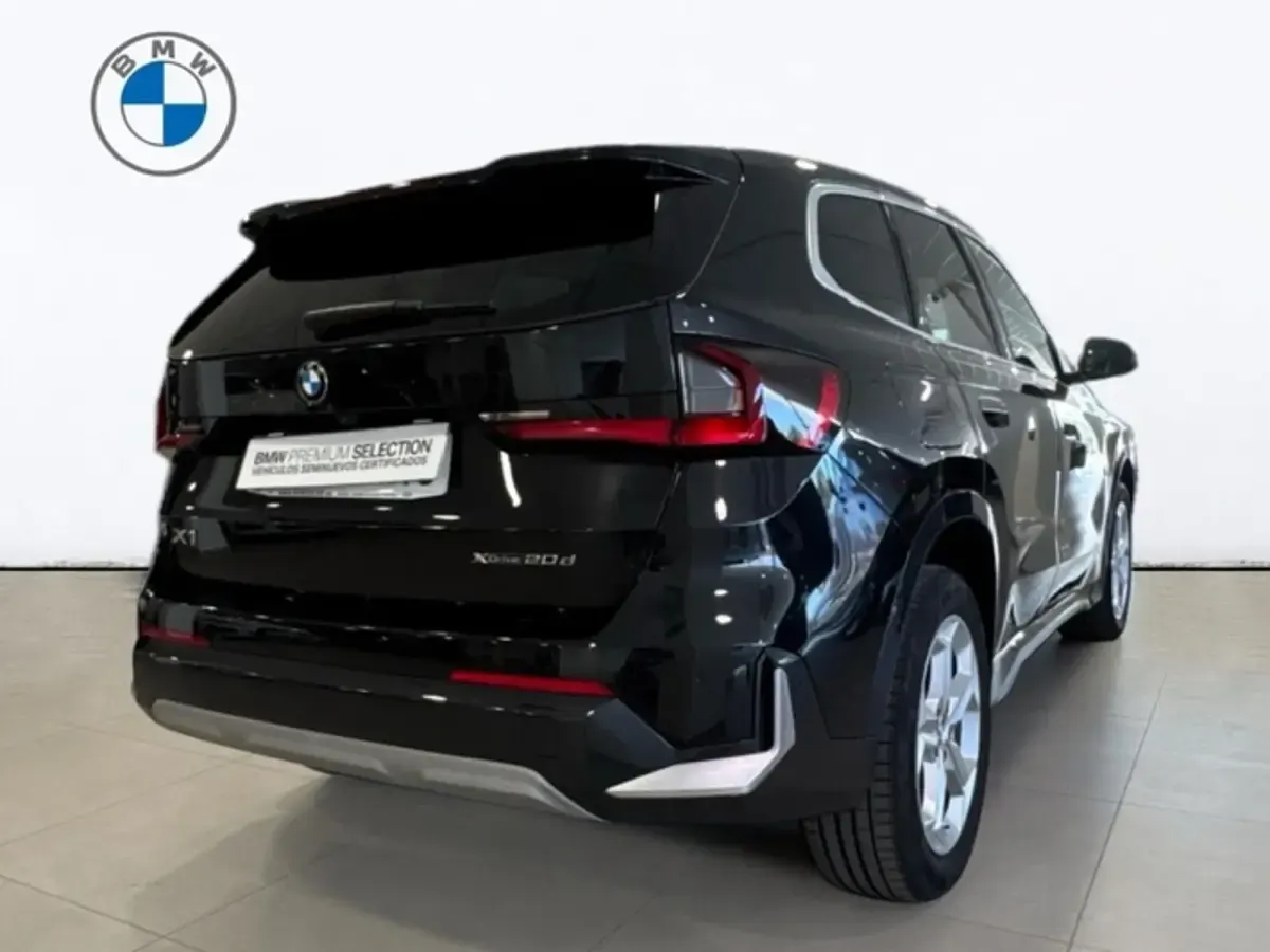 Usado BMW X1 Comfort Edition 163 CV (119 kW) 2025 Negro SUV