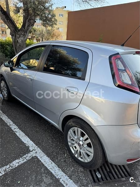 Usado Fiat Punto Lounge 69 CV (50 kW) 2013 Gris / plata Utilitario
