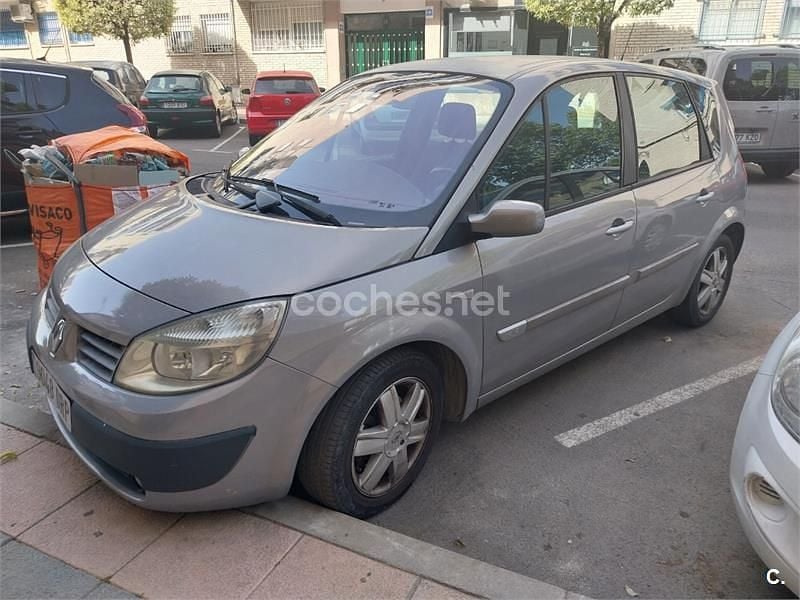 Usado Renault Scénic II Dynamique 105 CV (77 kW) 2005 Beige Monovolumen