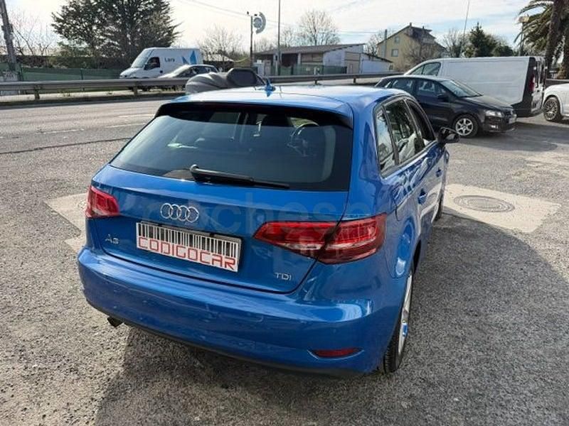 Usado Audi A3 116 HP (85 kW) 2018 Azul Sedan