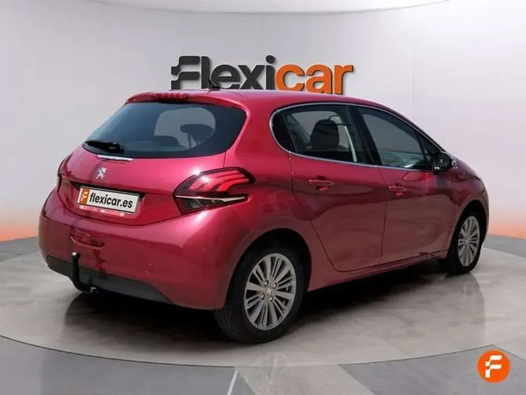 Usado Peugeot 208 Allure 110 CV (80 kW) 2018 Burdeos Utilitario