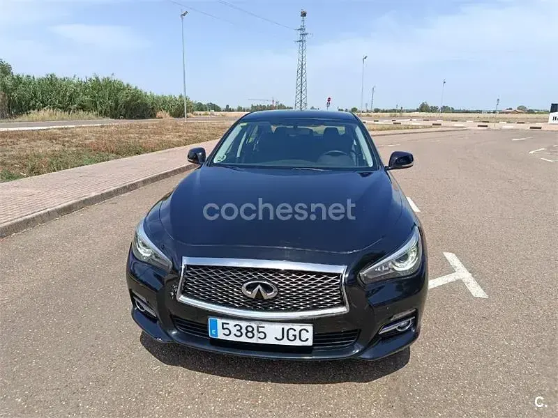 Usado Infiniti Q50 Premium 170 CV (125 kW) 2015 Negro Berlina
