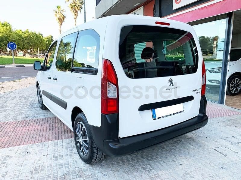 Usado Peugeot Partner Tepee Access 75 CV (55 kW) 2017 Blanco Monovolumen