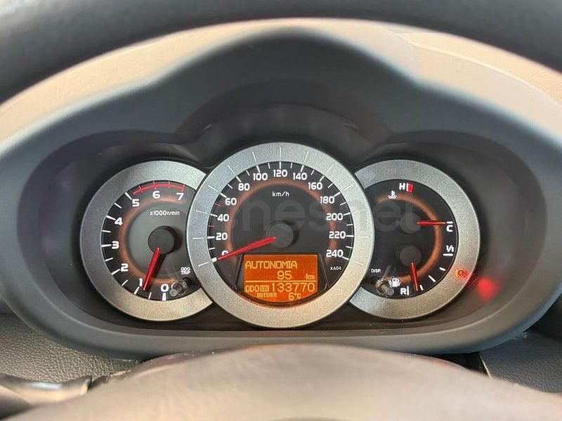 Usado Toyota RAV4 Sol 136 CV (100 kW) 2006 Negro SUV