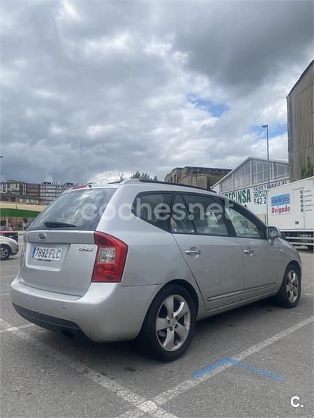 Gris / plata Usado 2007 Kia Carens Active Monovolumen | 3500 € (Precio justo) - Imagen 1/1