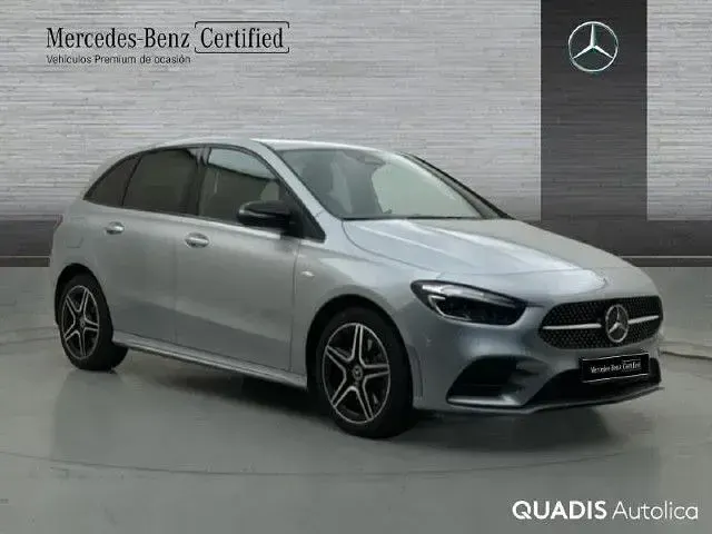 Usado Mercedes B250e 218 CV (160 kW) 2025 Plata hightech Monovolumen