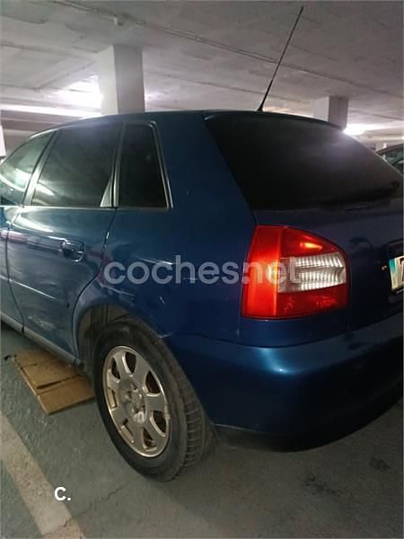 Usado Audi A3 Attraction 101 CV (74 kW) 2001 Azul Utilitario