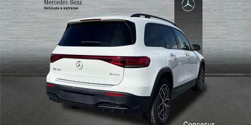 Usado Mercedes EQB300 167 kW (228 CV) 2024 Blanco SUV