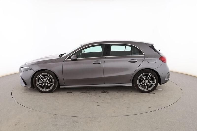 Usado Mercedes A200 AMG line 150 CV (110 kW) 2023 Gris Berlina