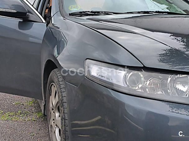 Usado Honda Accord Executive 140 CV (102 kW) 2006 Gris / plata Berlina
