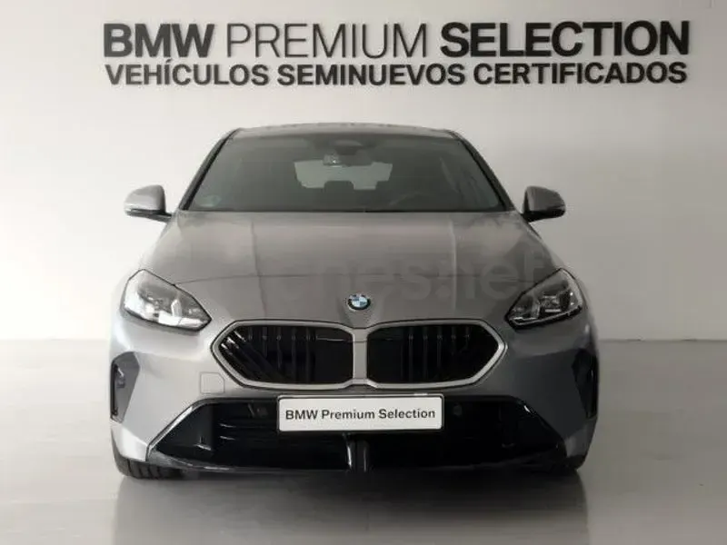 Usado BMW 120 Comfort Edition 170 CV (125 kW) 2026 Gris / plata Utilitario