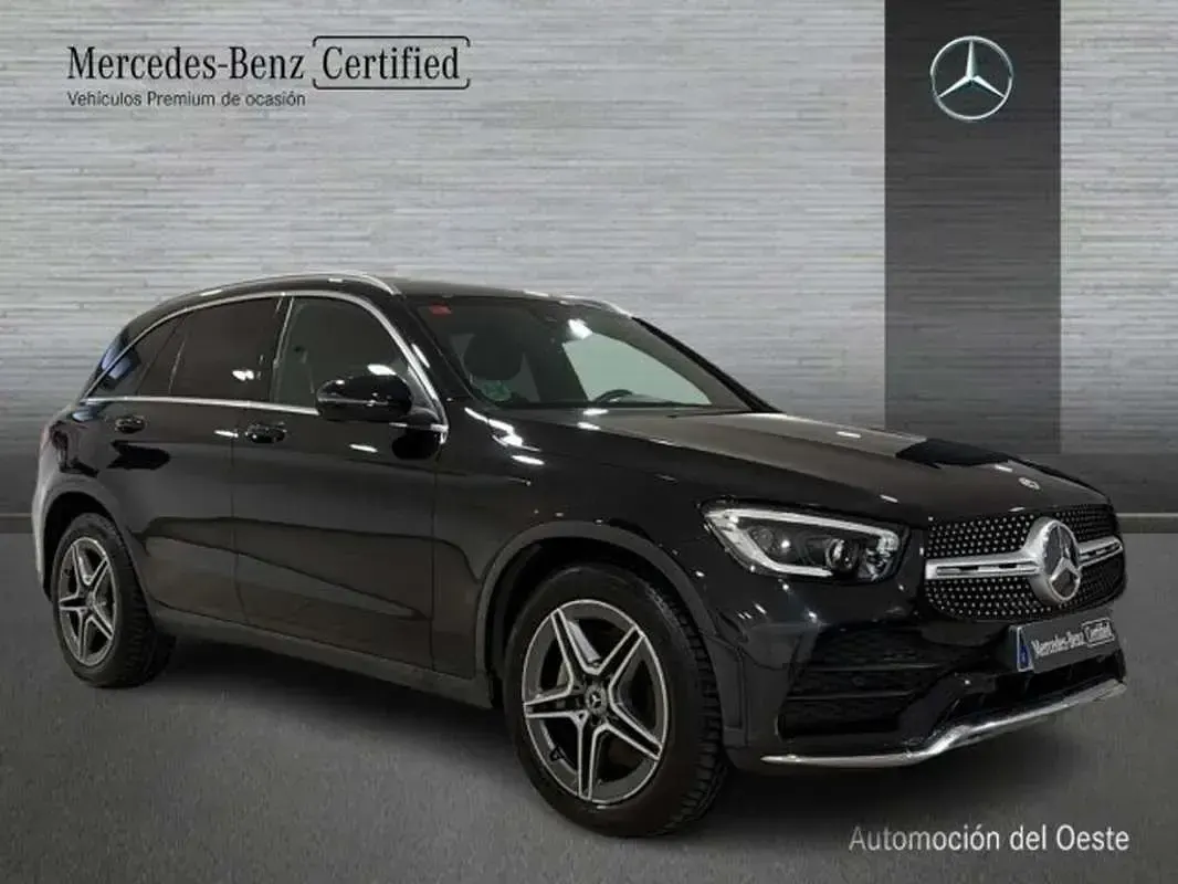 Käytetty Mercedes GLC300 AMG line 247 HP (181 kW) 2021 Musta Katumaasturi