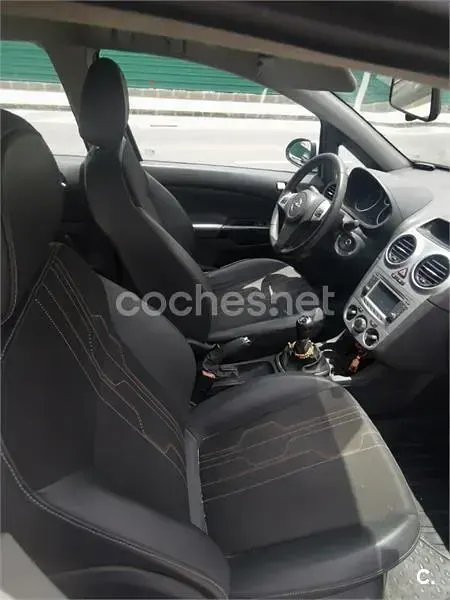 Usado Opel Corsa Selective 95 CV (69 kW) 2012 Gris / plata Utilitario