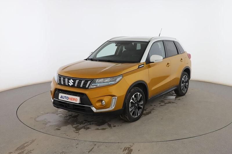 Usado Suzuki Vitara Comfort 116 CV (85 kW) 2022 Amarillo SUV