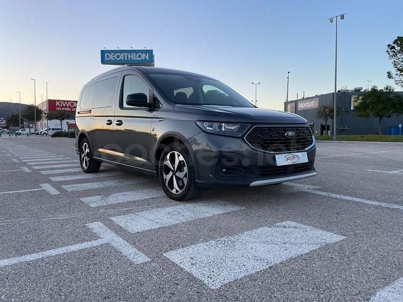 Usado Ford Grand Tourneo Connect Active 122 CV (89 kW) 2025 Gris / plata Monovolumen