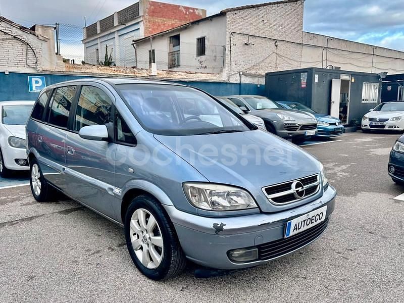Usado Opel Zafira Elegance 100 CV (73 kW) 2005 Gris / plata Monovolumen