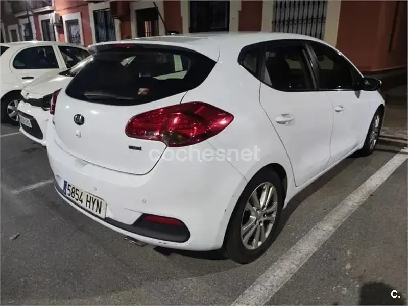 Usado Kia Ceed GT 128 CV (94 kW) 2014 Blanco Berlina