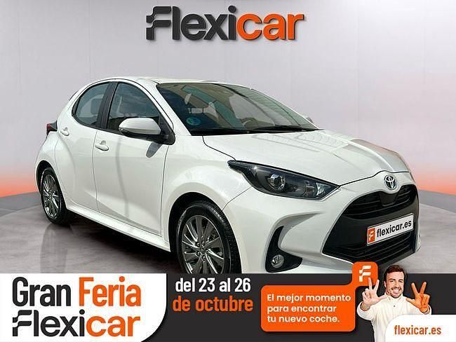 Blanco Usado 2024 Toyota Yaris Hybrid Active Berlina | 20.190 € (Precio justo) - Imagen 1/4