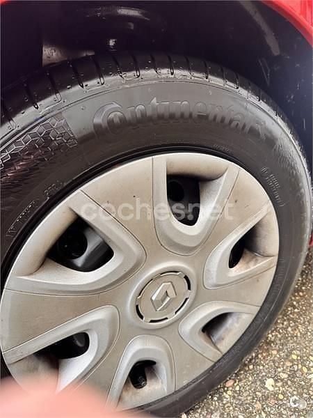 Usado Renault Clio IV Authentique 75 CV (55 kW) 2014 Rojo Berlina