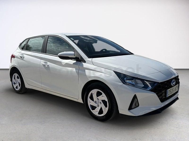 Usado Hyundai i20 100 CV (73 kW) 2022 Blanco Berlina