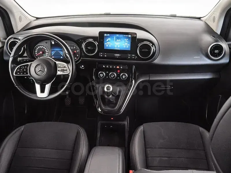 Usado Mercedes T160 95 CV (69 kW) 2022 Gris / plata Monovolumen