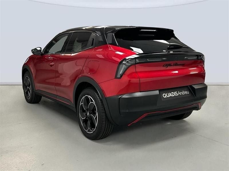 Usado Alfa Romeo Junior Edizione Speciale 114 kW (156 CV) 2024 Rojo brera SUV