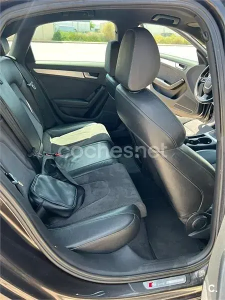 Usado Audi A4 143 CV (105 kW) 2010 Negro Familiar