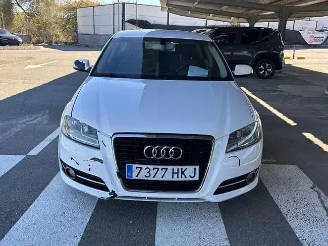Usado Audi A3 Ambiente 125 CV (91 kW) 2012 Blanco Utilitario