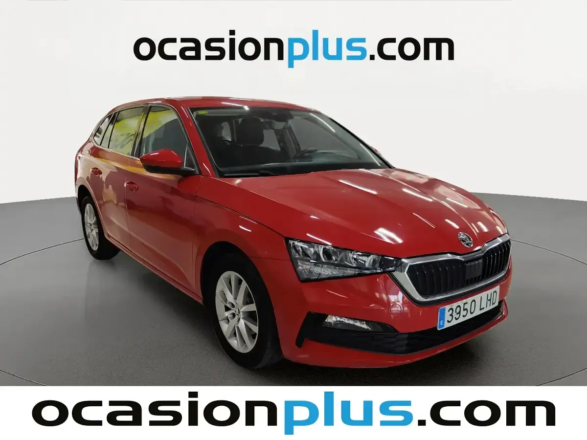 Usado Skoda Scala Ambition 115 CV (84 kW) 2020 Rojo Utilitario