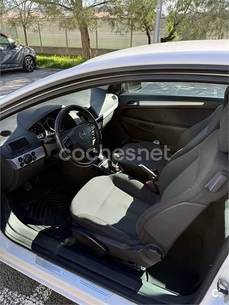Usado Opel Astra GTC Energy 90 CV (66 kW) 2010 Blanco Berlina