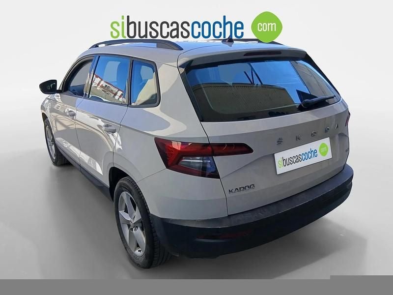 Usado Skoda Karoq Ambition 150 CV (110 kW) 2021 Blanco SUV