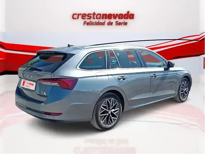 Usado Skoda Octavia Selection 150 CV (110 kW) 2024 Gris Familiar