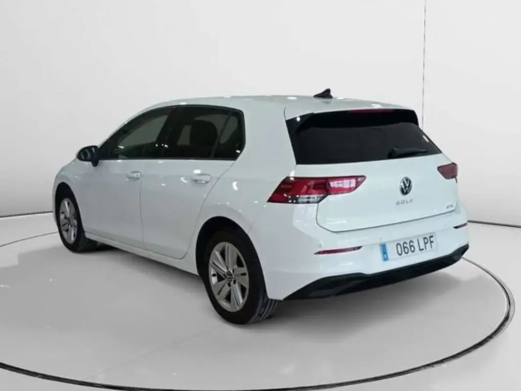 Occasion VW Golf VIII Life 117 ch (86 kW) 2021 Blanc Citadine