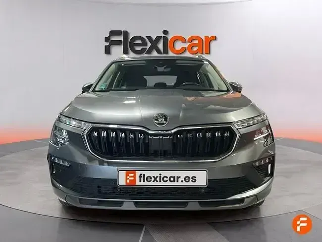 Usado Skoda Kamiq Selection 115 CV (84 kW) 2024 Gris / plata SUV