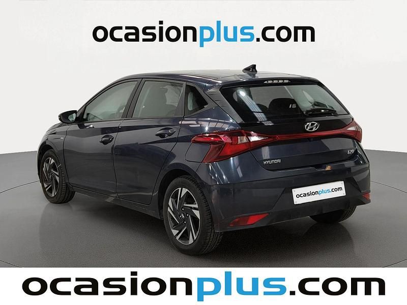 Usado Hyundai i20 100 CV (73 kW) 2022 Gris Utilitario