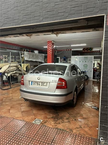 Usado Skoda Octavia 105 CV (77 kW) 2004 Gris / plata Berlina