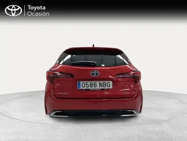 Usado Toyota Corolla Active 140 CV (102 kW) 2025 Rojo Familiar